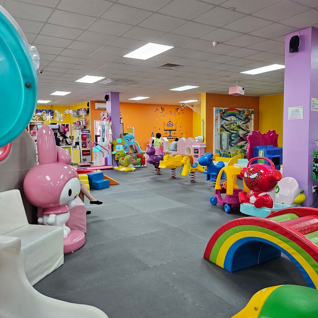Rainbow Castle Indoor Playground 3