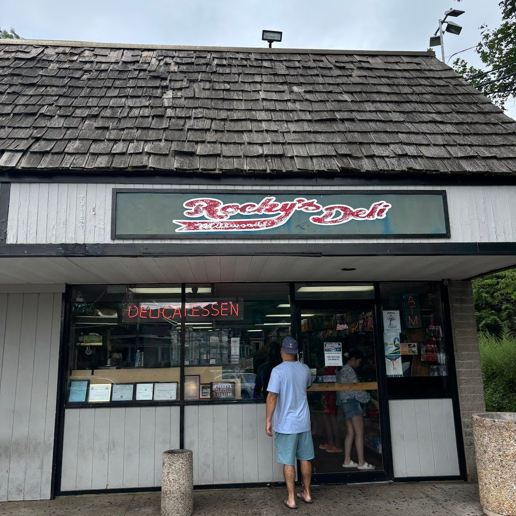 Rocky's Millwood Deli 3