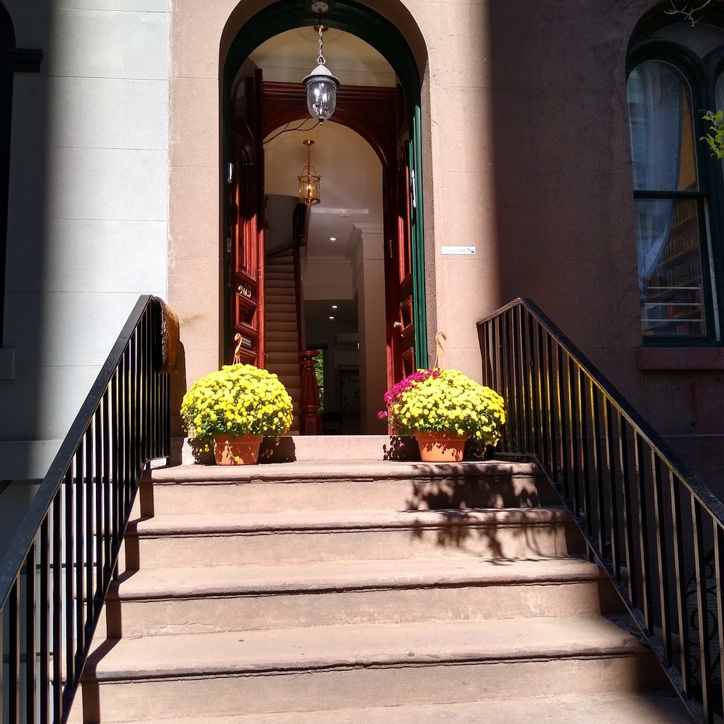 Sutton Place Chabad Jewish Center 1