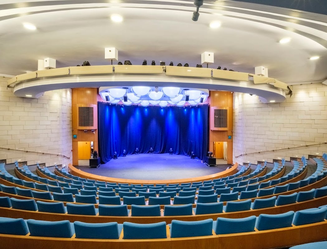 מרכז ענב לתרבות 1