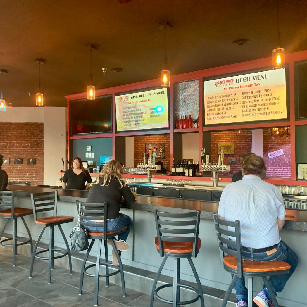Live Music Happy Hour – Pickin’ Peaches! 5