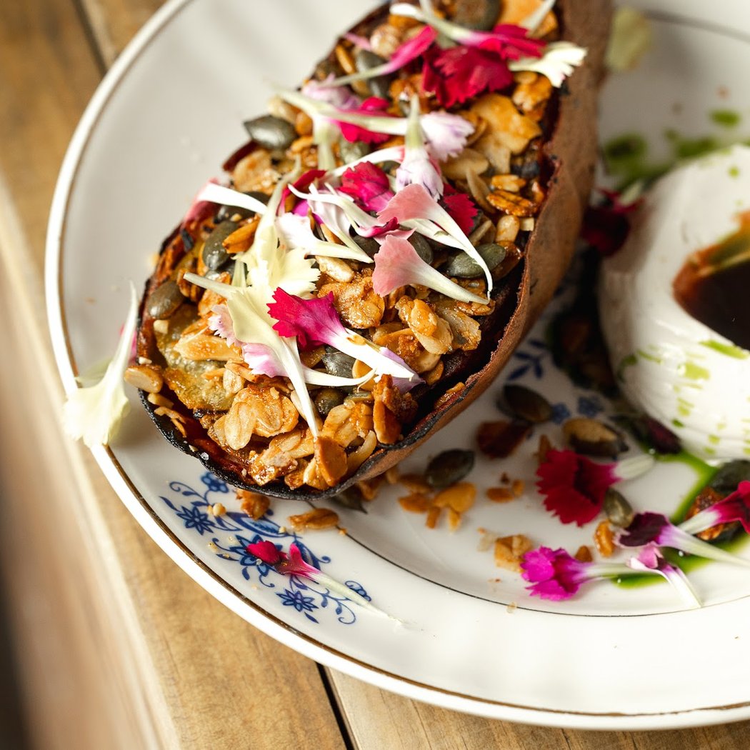 Gandaia Club - The Decadent Restaurant 1