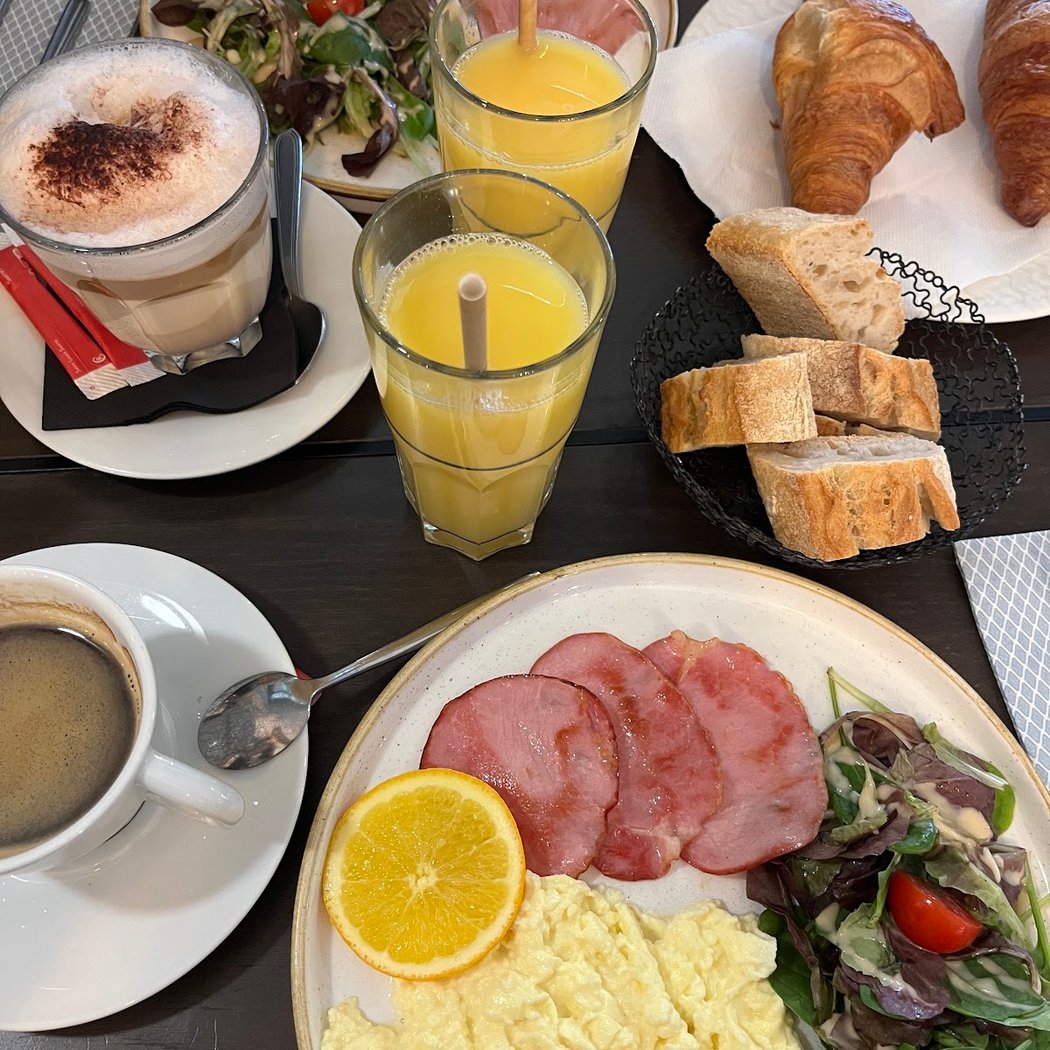 CORNER CAFE 1