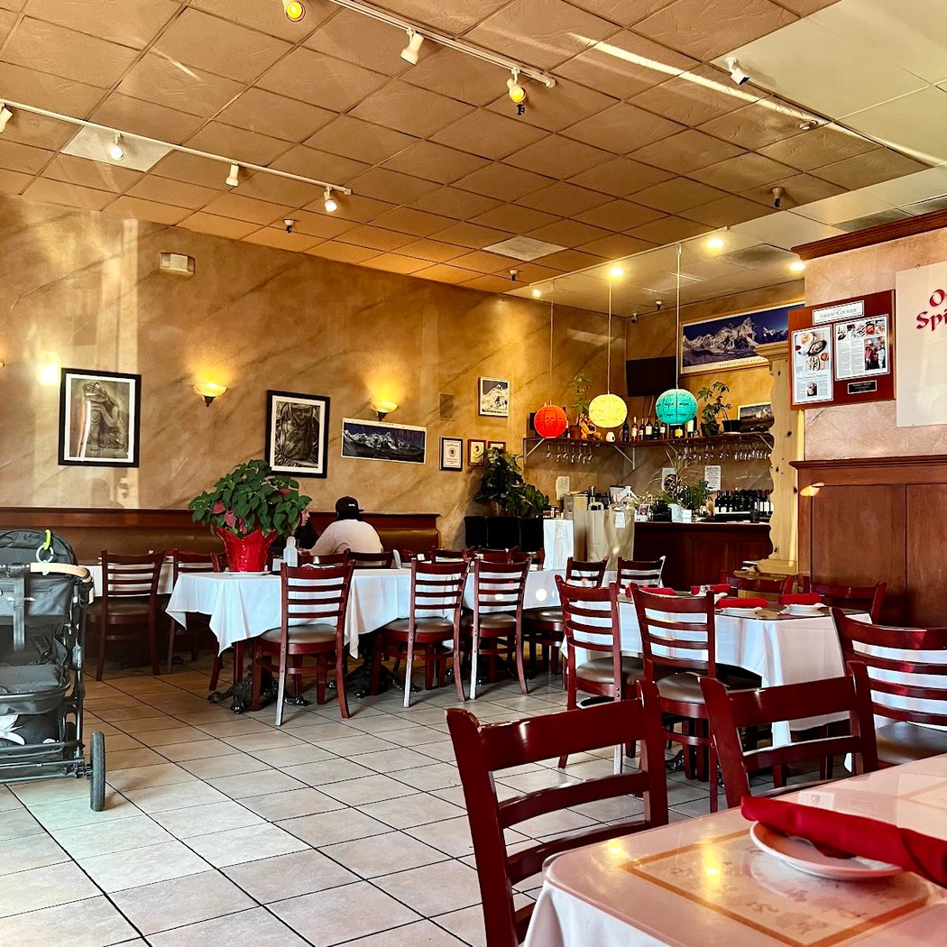 Everest Indian Restaurant 3