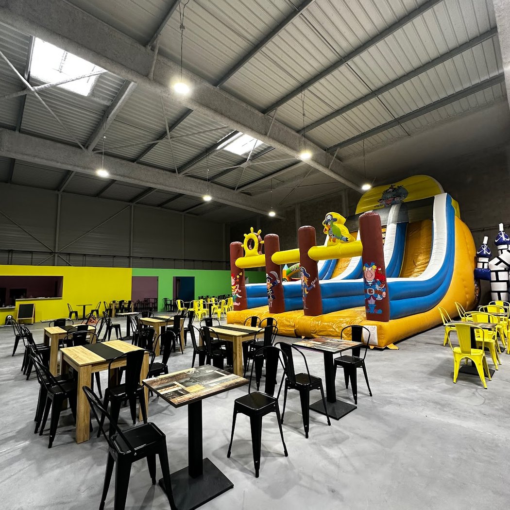 Parc de jeux indoor et de loisirs Children Paradise : jeux gonflables, toboggans, anniversaire... 66 & 11 3