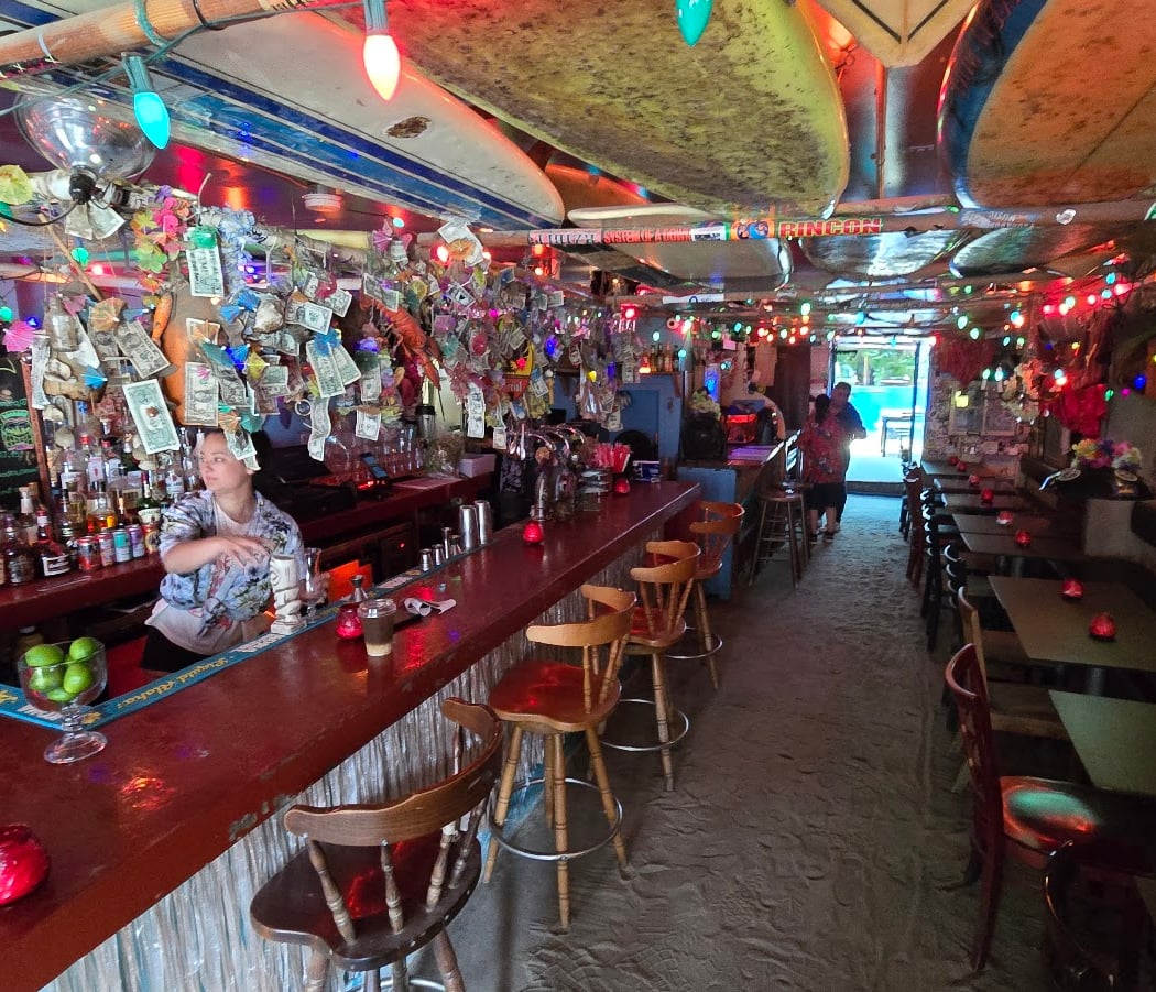 Surf Bar Seafood Restaurant & Grill 1