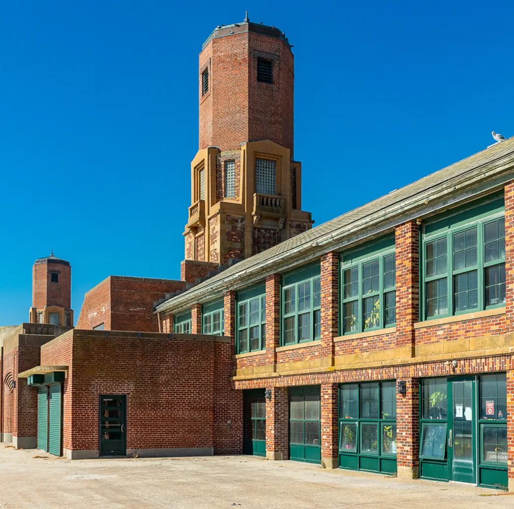 Jacob Riis Park Rd/Bath House 1