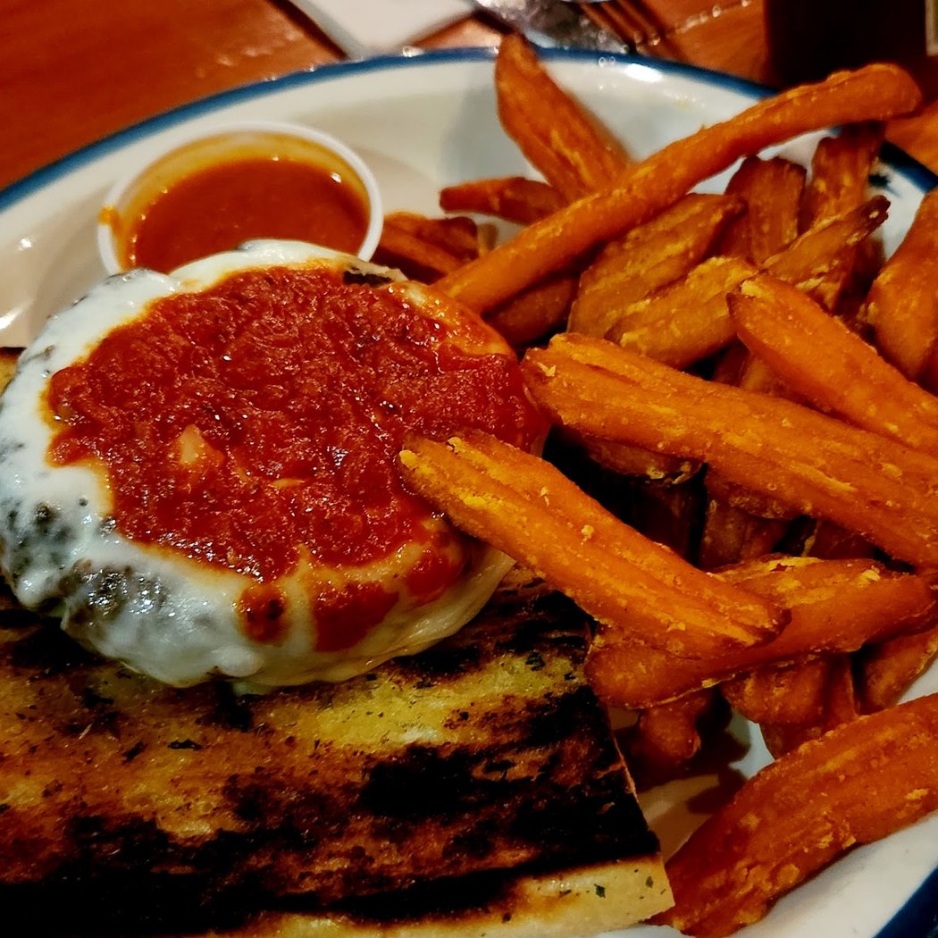 Harbor Light Pub 4
