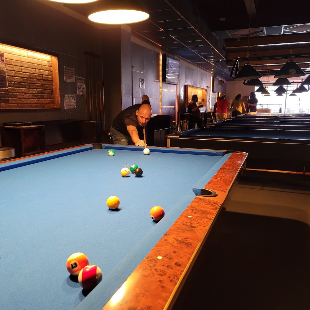 8 on Eighth Bar and Billiards 2