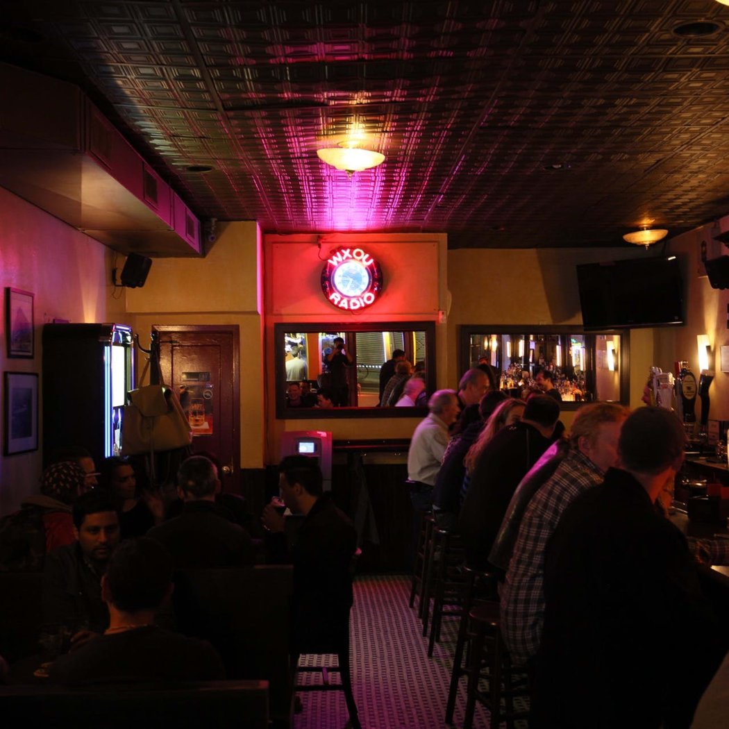 WXOU Bar 1