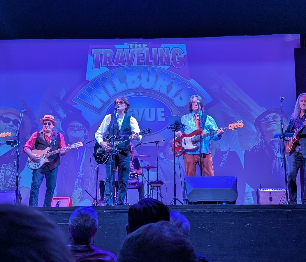 The Traveling Wilburys Revue 3