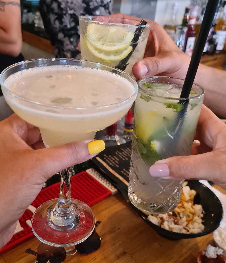 Hashchena (Bar) - השכנה