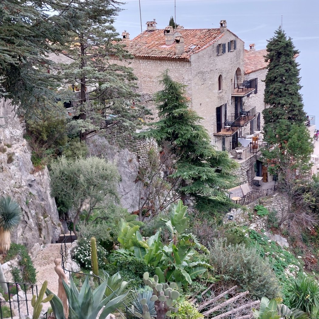 Èze 3