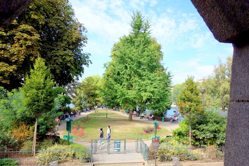 Square Vert-Galant 2