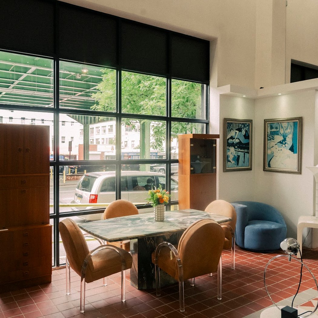 Elpida NYC - vintage furniture & contemporary art 2