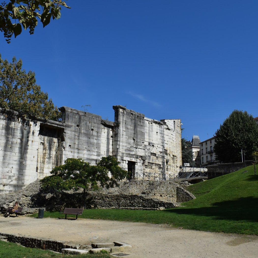 Roman Temple of Augustus and Livia 3