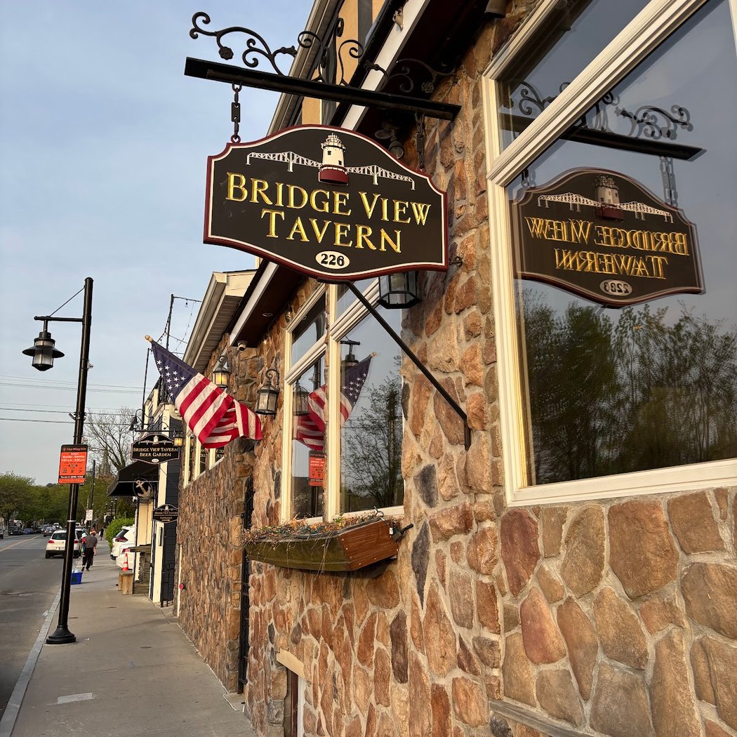 Bridge View Tavern 3