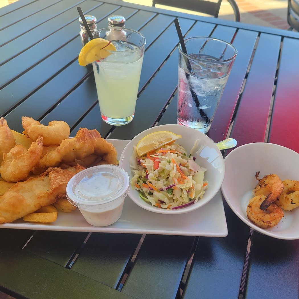 Lucca Bar & Grill 1