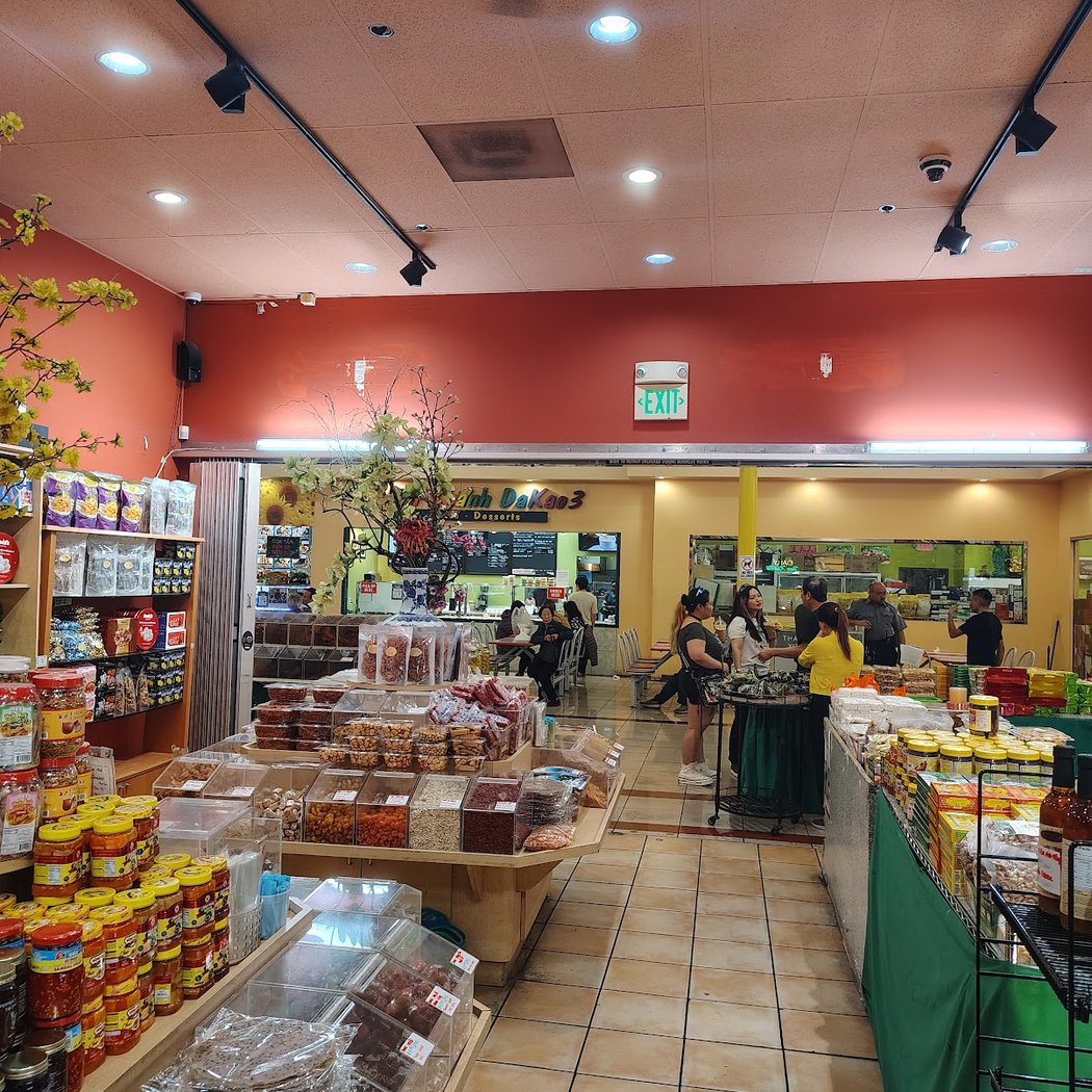 Spring in Full Bloom Market 3
