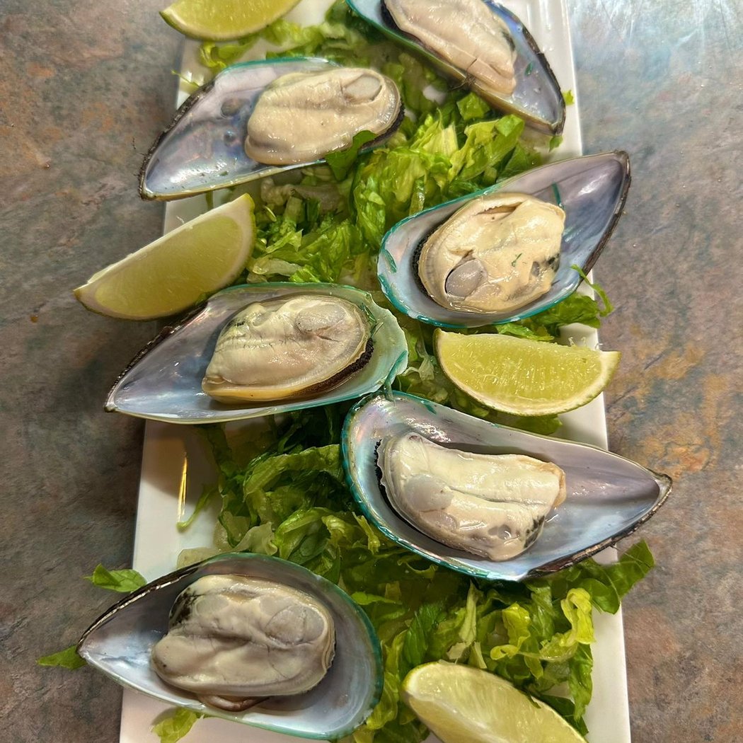 Los Cachanillas Sportsbar and Seafood 3