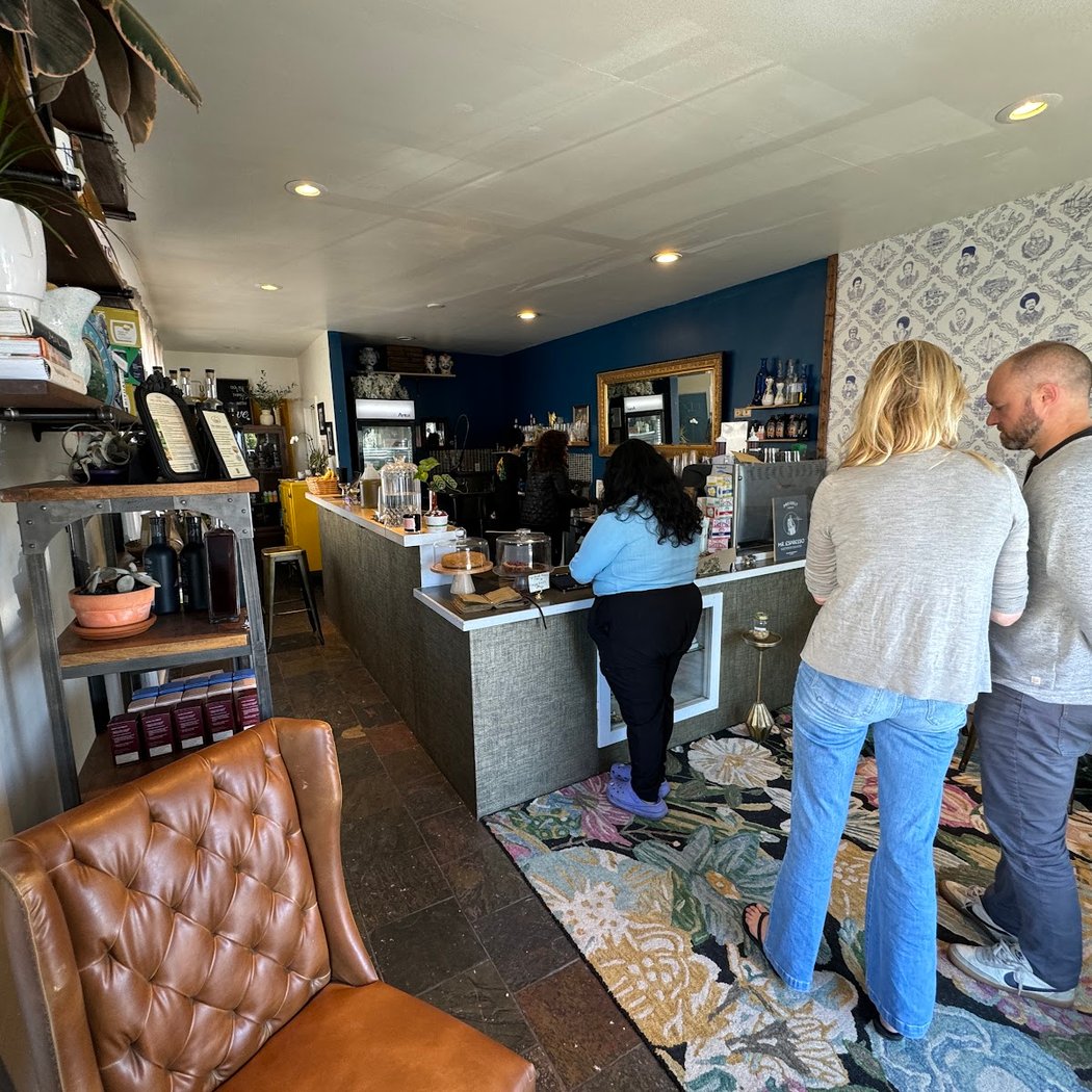 Golden Sol Wellness Bar 2