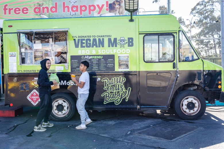 Vegan Mob - Vegan BBQ and Soul Food 2