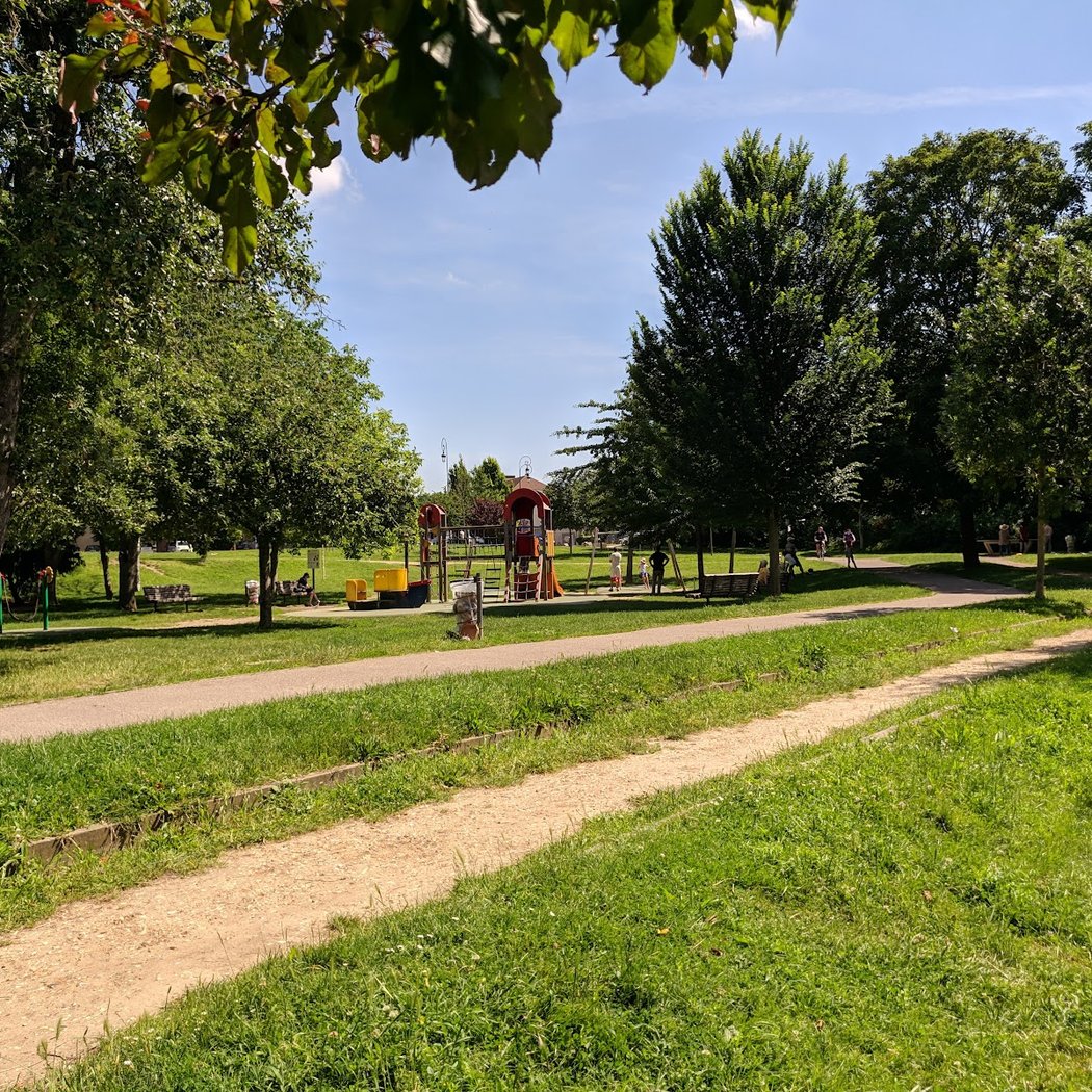 Enfants des Bords de Seine Garden 2