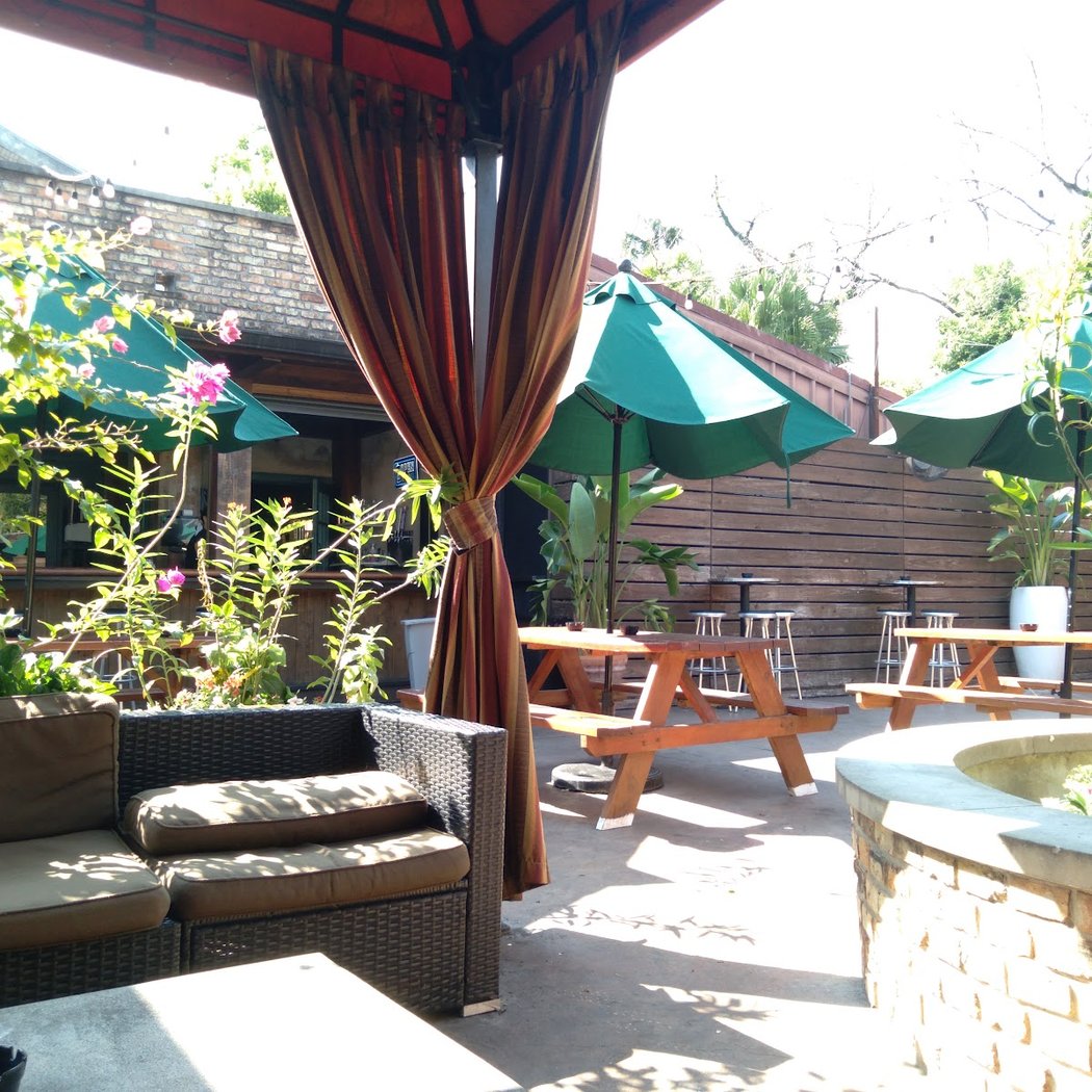 JR's Bar & Grill 2
