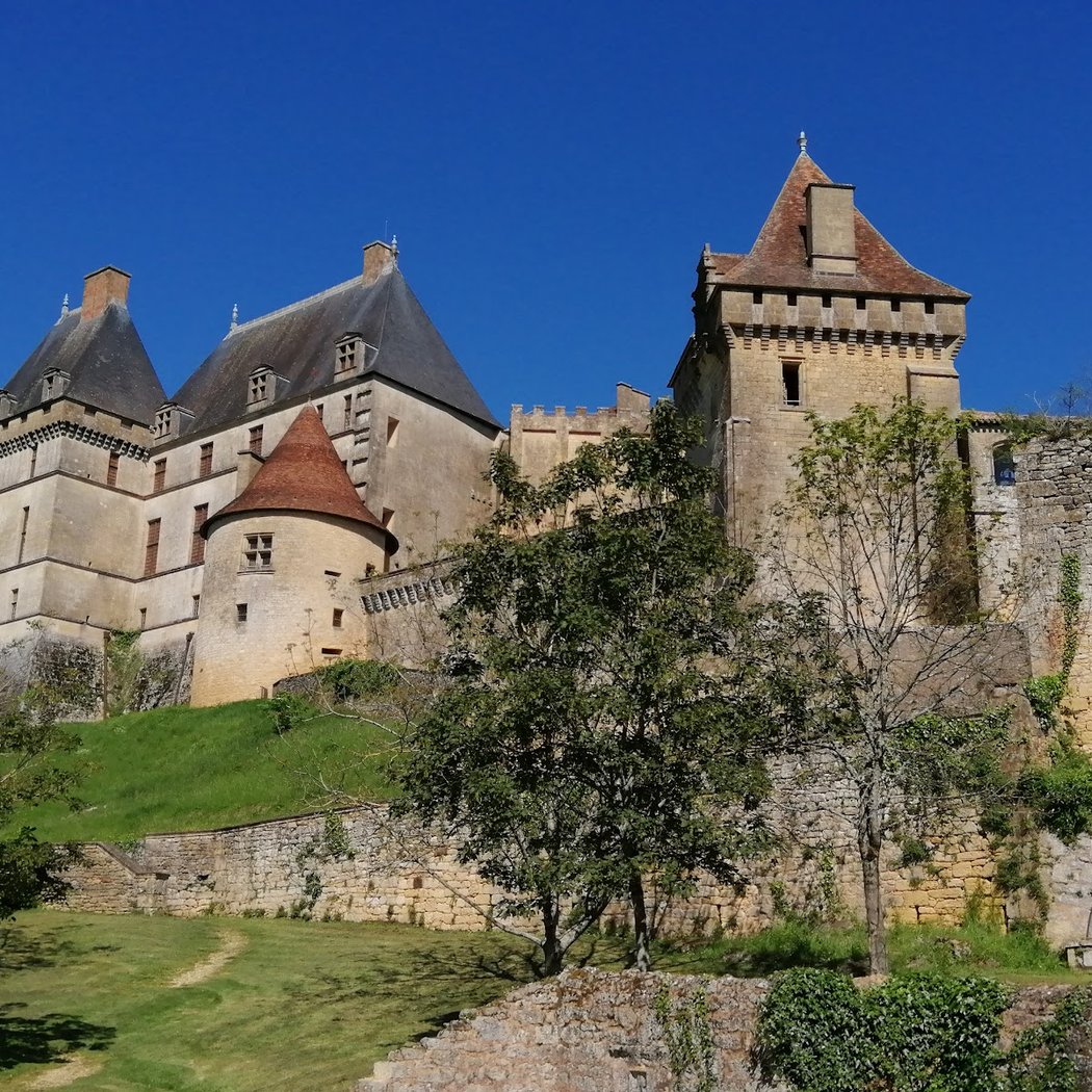 Castle of Biron 2