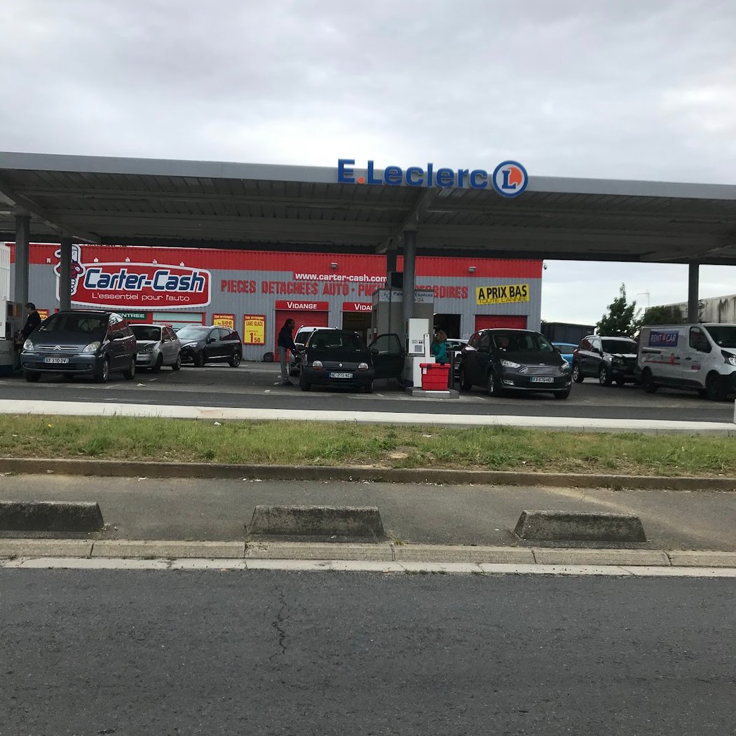 E-Leclerc service station in Clichy Sous Bois 3