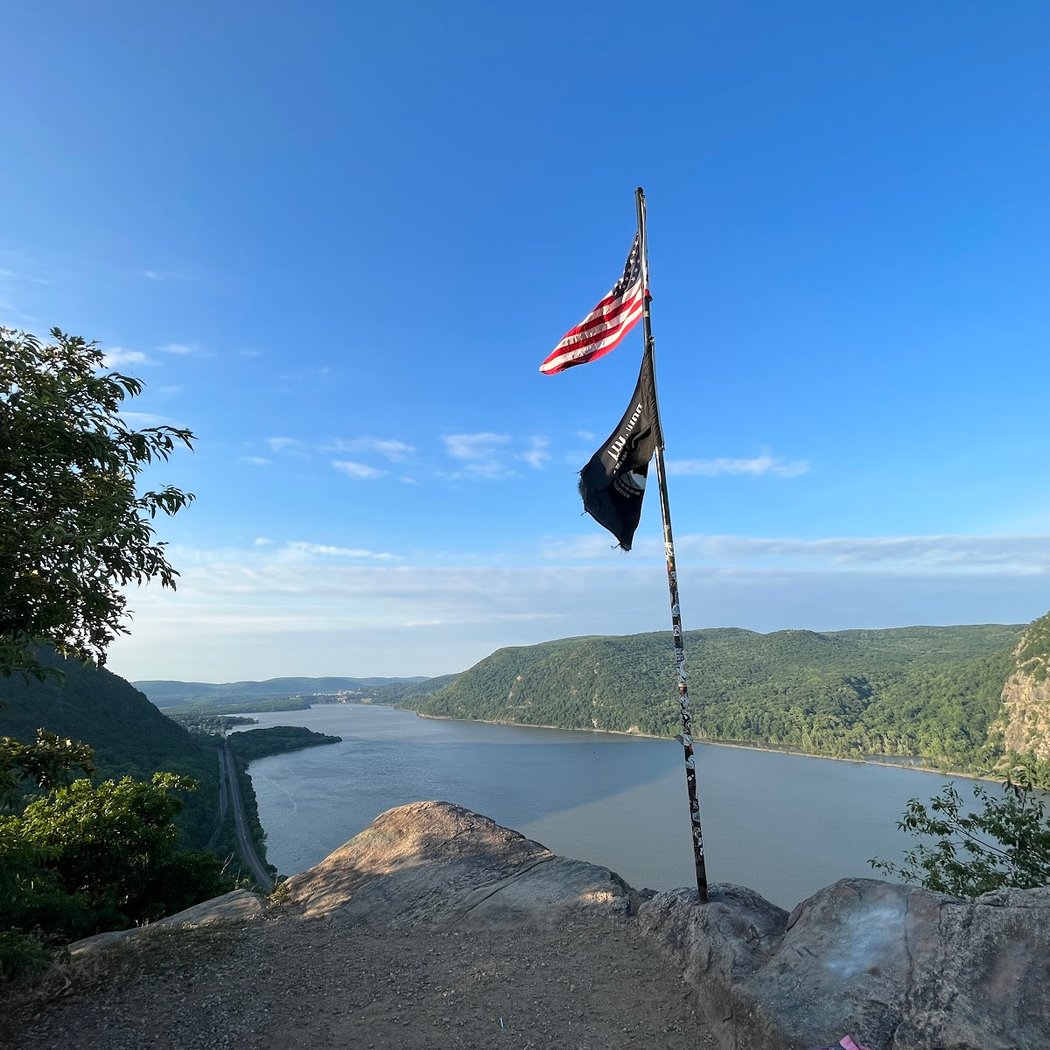 Breakneck Ridge Trailhead 3