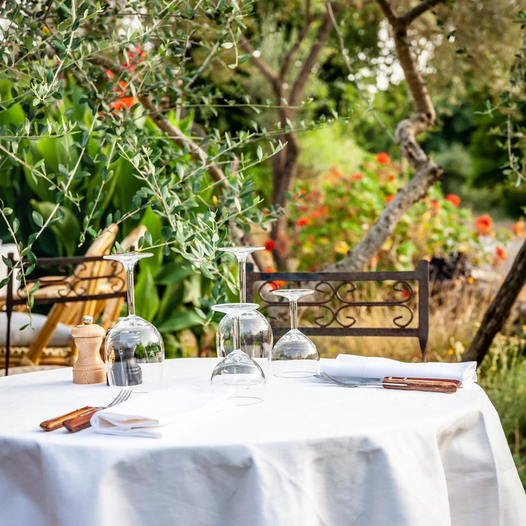Santu Pultru - Restaurant Ferme Équestre Balades Et Baignades À Cheval En Corsica Sartene Et Tizzano 3