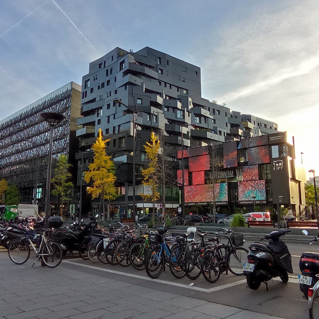 Stroll and Shop on Avenue de France 1