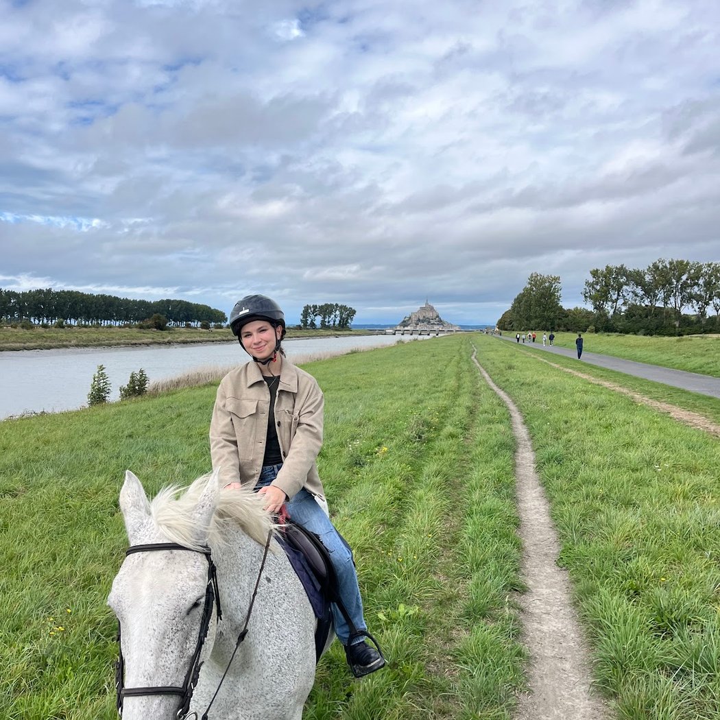 La Taniere Mont Saint Michel Riding 3