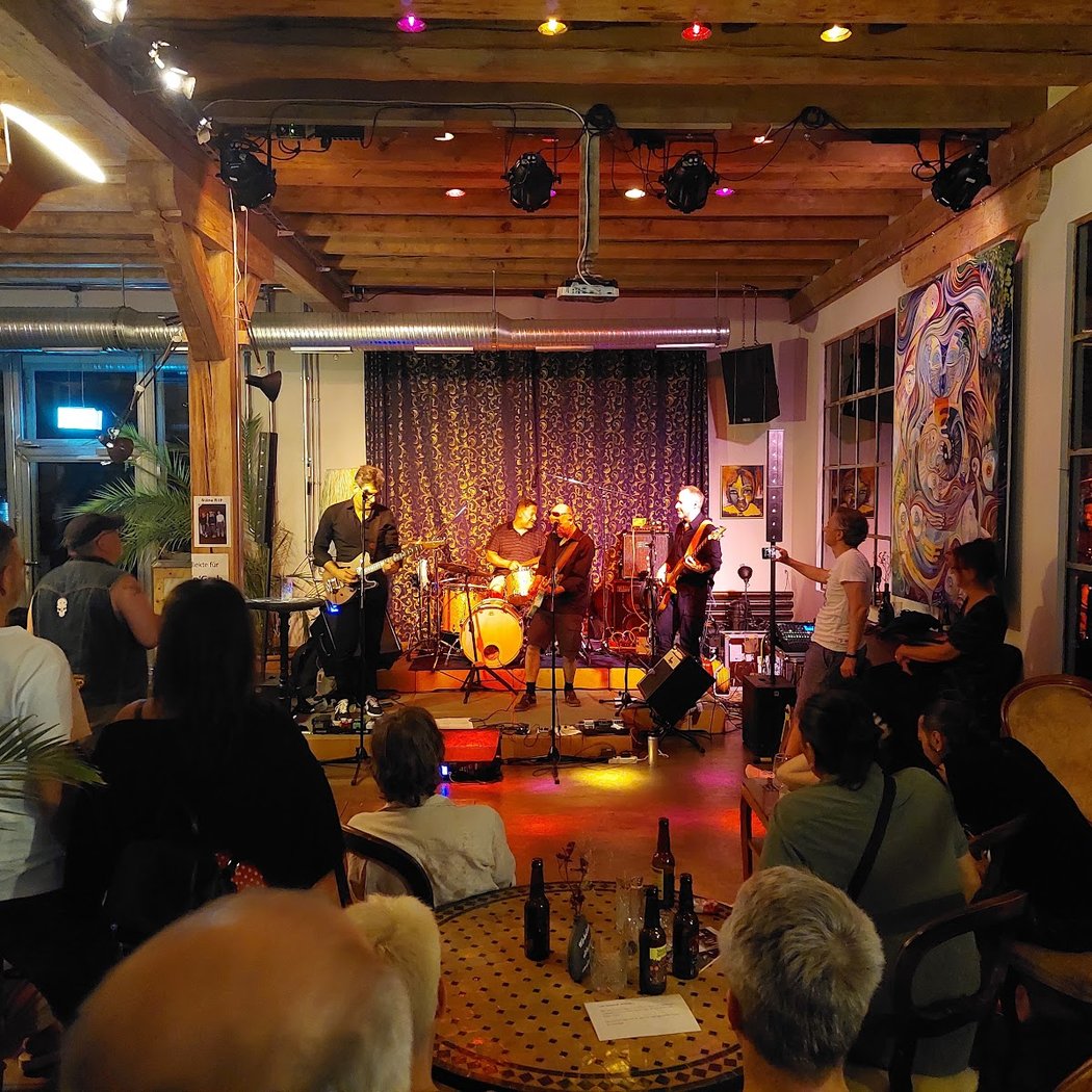 Retro-Disco im Zeughausareal 1