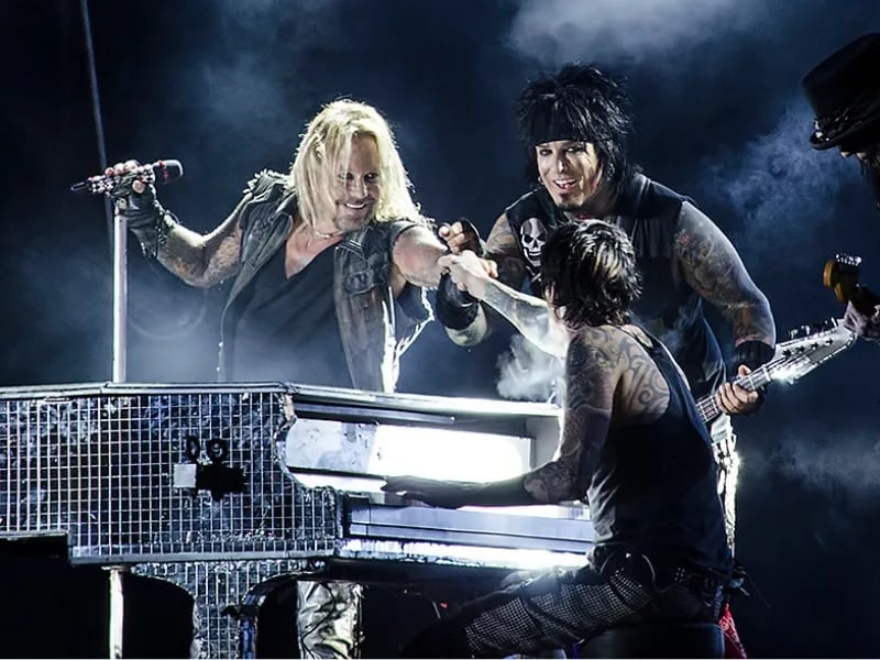 The Return Of The Carnival Of Sins: Mötley Crüe