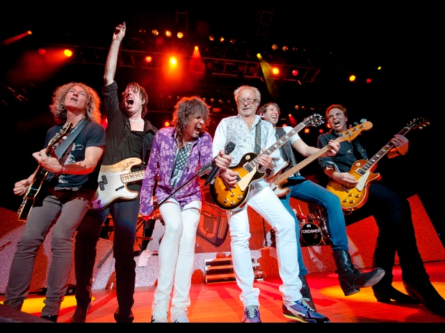 Lynyrd Skynyrd & Foreigner 3