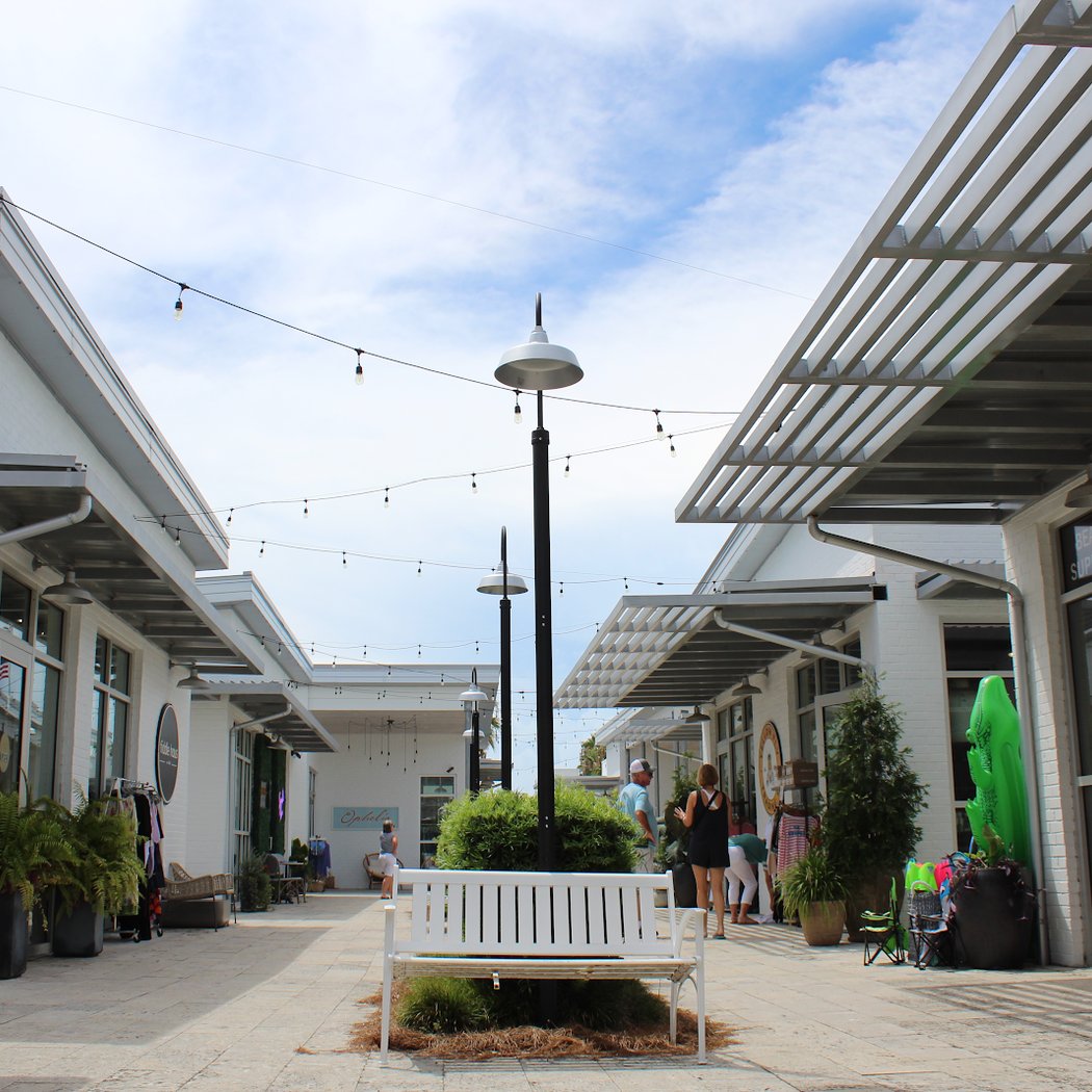 Shops at The Hub 30A 1