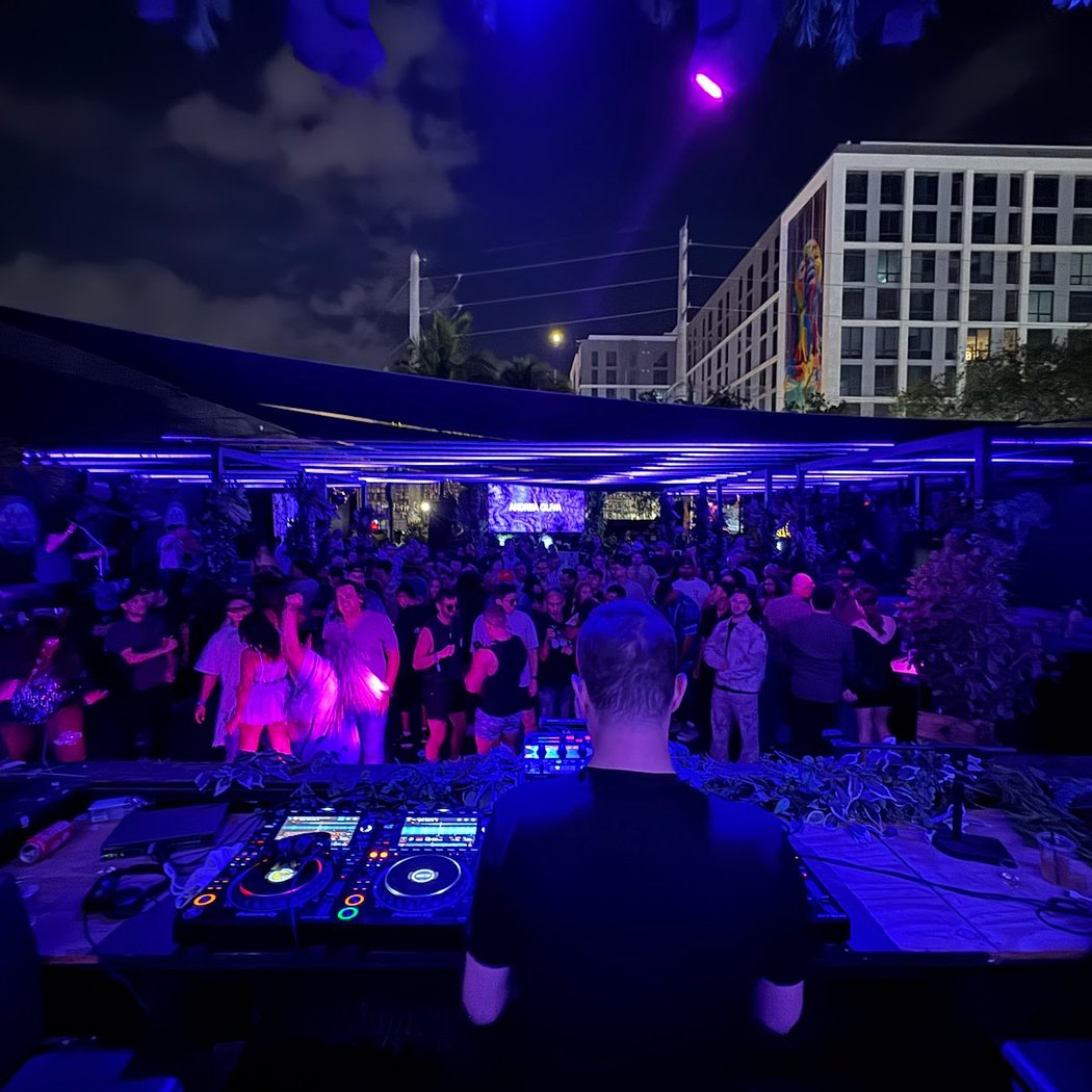 Lemon Lit: Labor Day Weekend 1