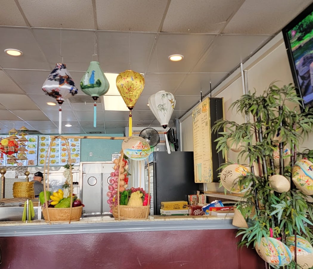 LV Phở | Vietnamese & Chinese Restaurant 2