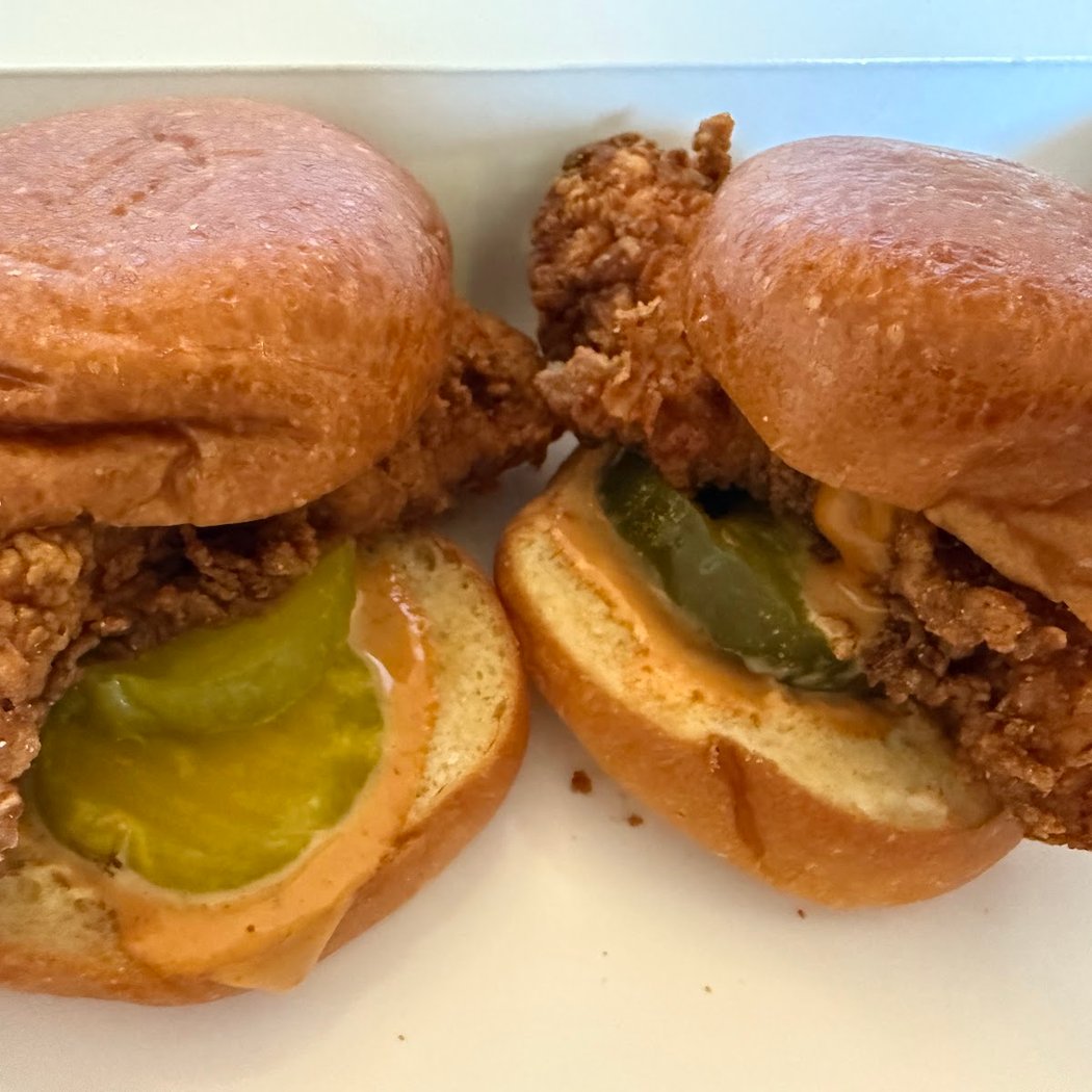 Fluffies Hot Chicken - Hackensack 3