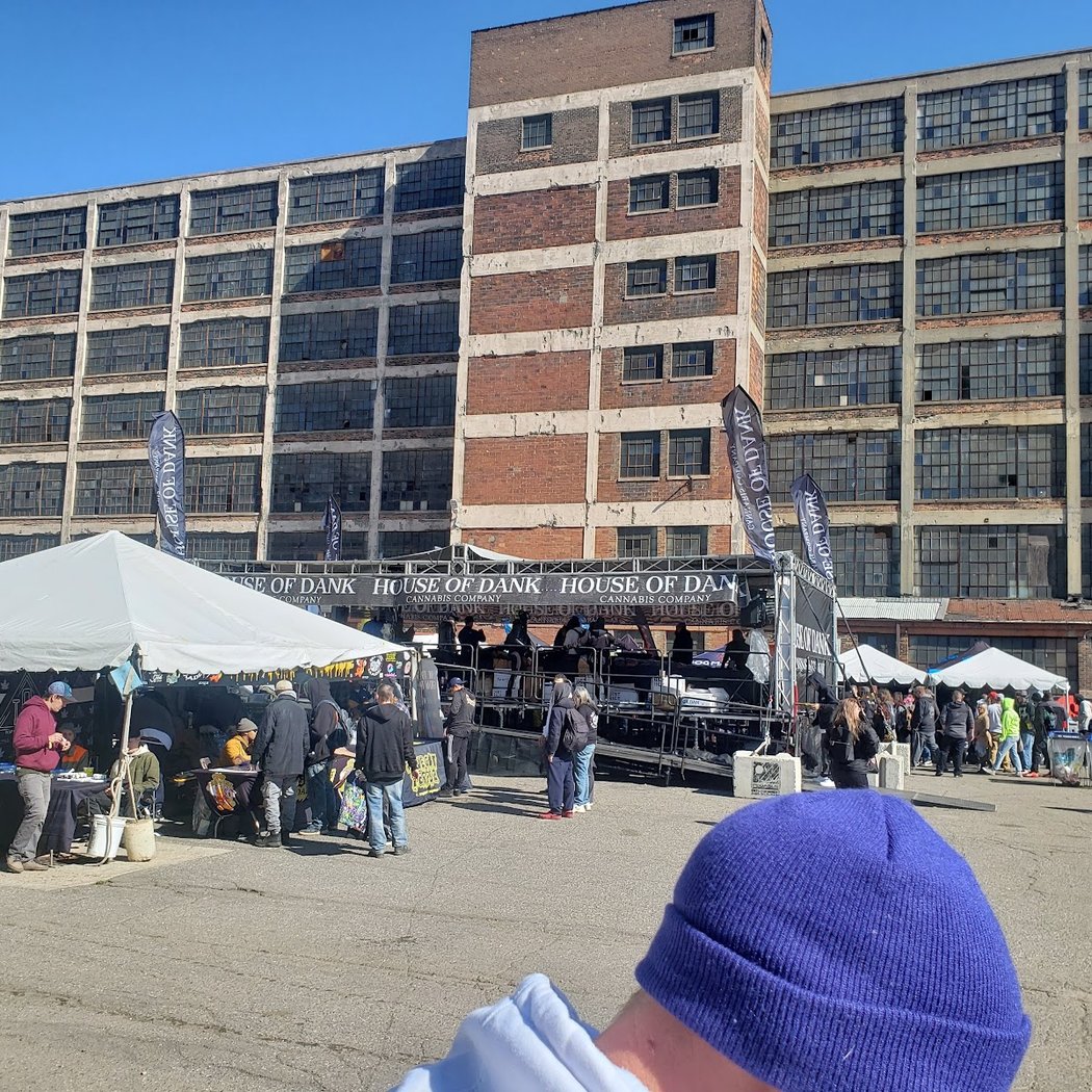 The Michigan Glass Project's Grateful Gathering and Holiday Market 2