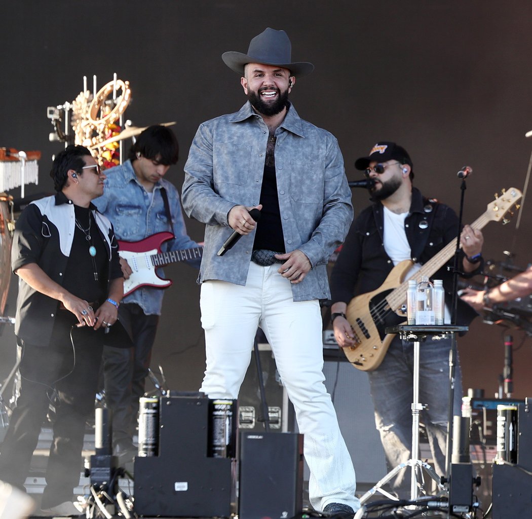 Carín León en Lima 2