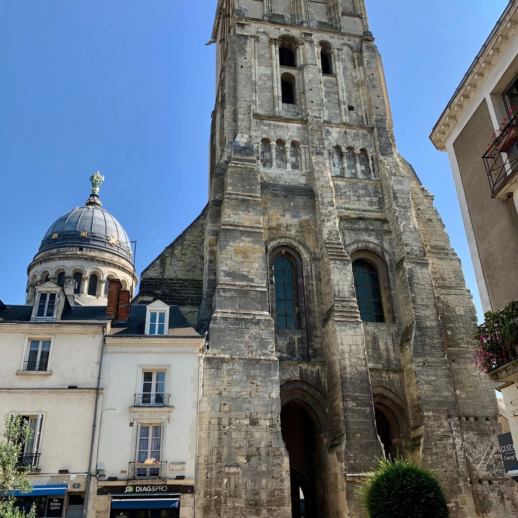 Collégiale Saint Martin et Tour Charlemagne 3