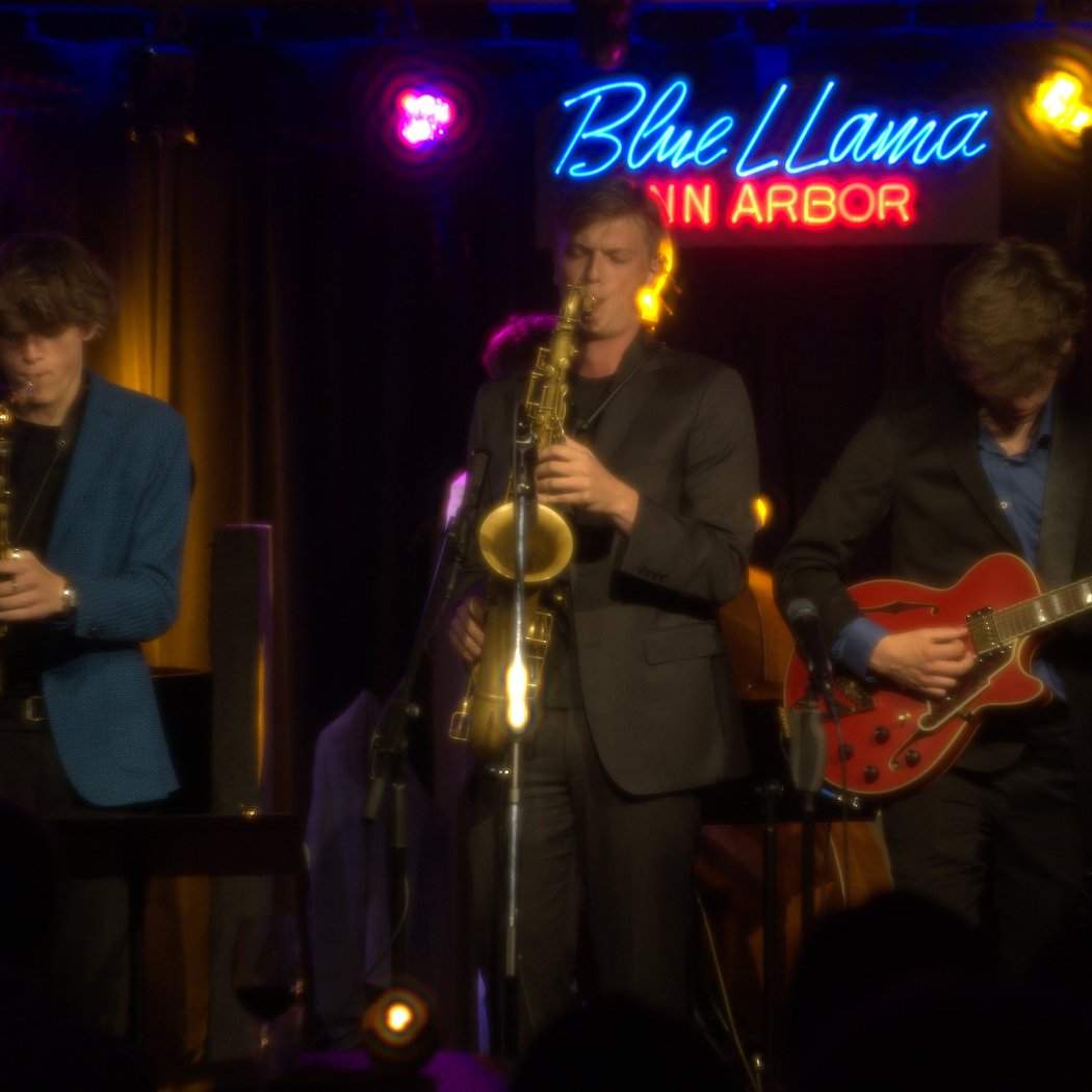 Happy Hour: Blou Reed 1