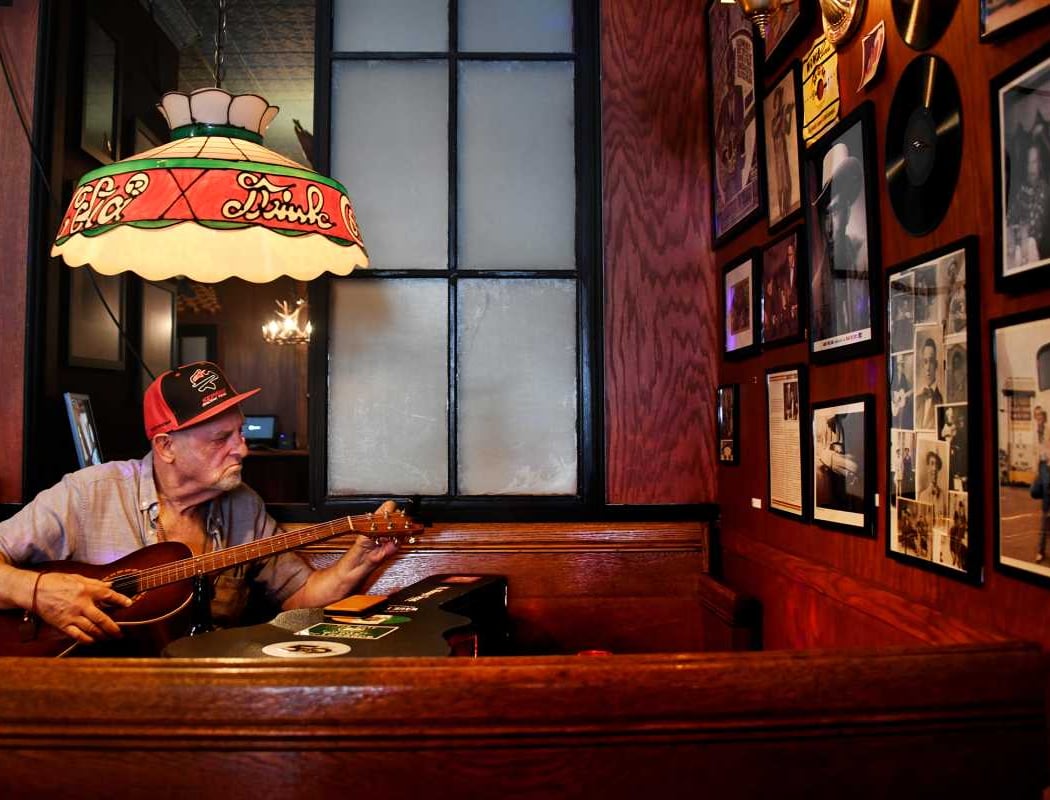 Sunday Afternoon Singer/Songwriter Open Mic 2