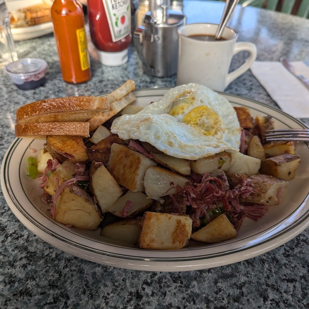 Le Croissant Restaurant 3