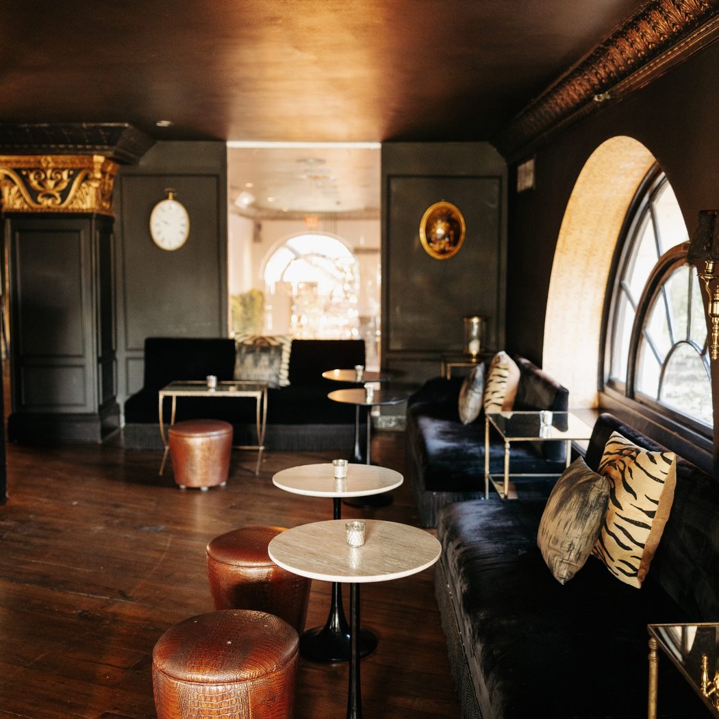 Velvet Lounge 3