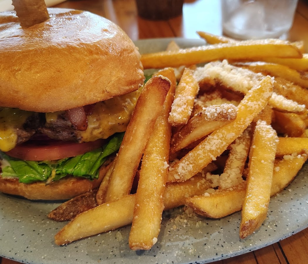 Paradise Burger And Kitchen 3