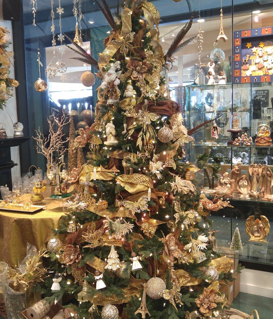 The Holiday Shoppe 1